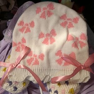 Hot Topic Pink and White Bow Knit Hat